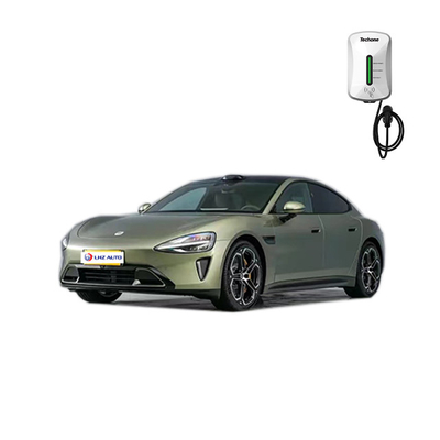샤오미 Su7의 에너지 스포츠카 73.6kWh 배터리 용량 0.5시간 충전 시간