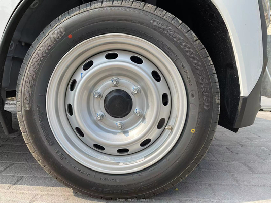 자동 승강장과 250km 크루즈 범위가 있는 Feidi Q2V 백색 화물 트럭