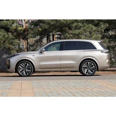 가죽 좌석과 자동 기후 조절을 갖춘 리 L8의 최고의 대형 가족 SUV