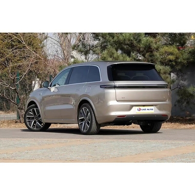가죽 좌석과 자동 기후 조절을 갖춘 리 L8의 최고의 대형 가족 SUV