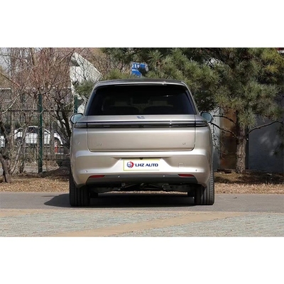 가죽 좌석과 자동 기후 조절을 갖춘 리 L8의 최고의 대형 가족 SUV