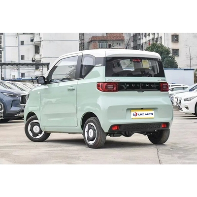 에너지 차량 웅링 홍구앙 미니 EV 2도어 4석 13.8kwh 배터리 용량 2024