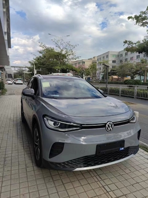 2024 폭스바겐 ID4 크로즈 퓨어 프로 전기 SUV 전체 색상 선택에서 선택