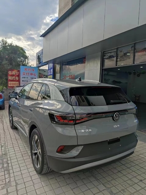 2024 폭스바겐 ID4 크로즈 퓨어 프로 전기 SUV 전체 색상 선택에서 선택