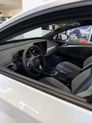 2024 폭스바겐 ID4 크로즈 퓨어 프로 전기 SUV 전체 색상 선택에서 선택