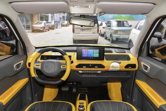 후면 카메라가 장착된 지일리 판다 미니 에너지 차량 200km 범위와 3 실린더