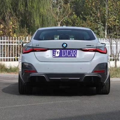 BMW i4는 ABS가 장착된 에너지 고급 성능 차량으로 구매자들에게 큰 인기를 끌고 있습니다.